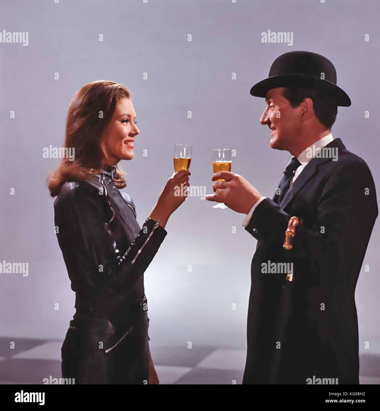 Les AVENGERS ITV/ABC/Thames séries télé avec Diana Rigg et Patrick Macnee Banque D'Images
