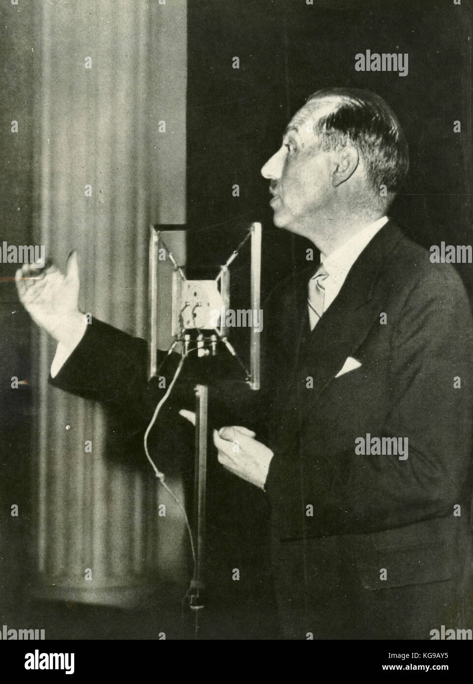 Premier ministre belge Paul Van Zeeland lors d'un discours électoral, Bruxelles 1937 Banque D'Images