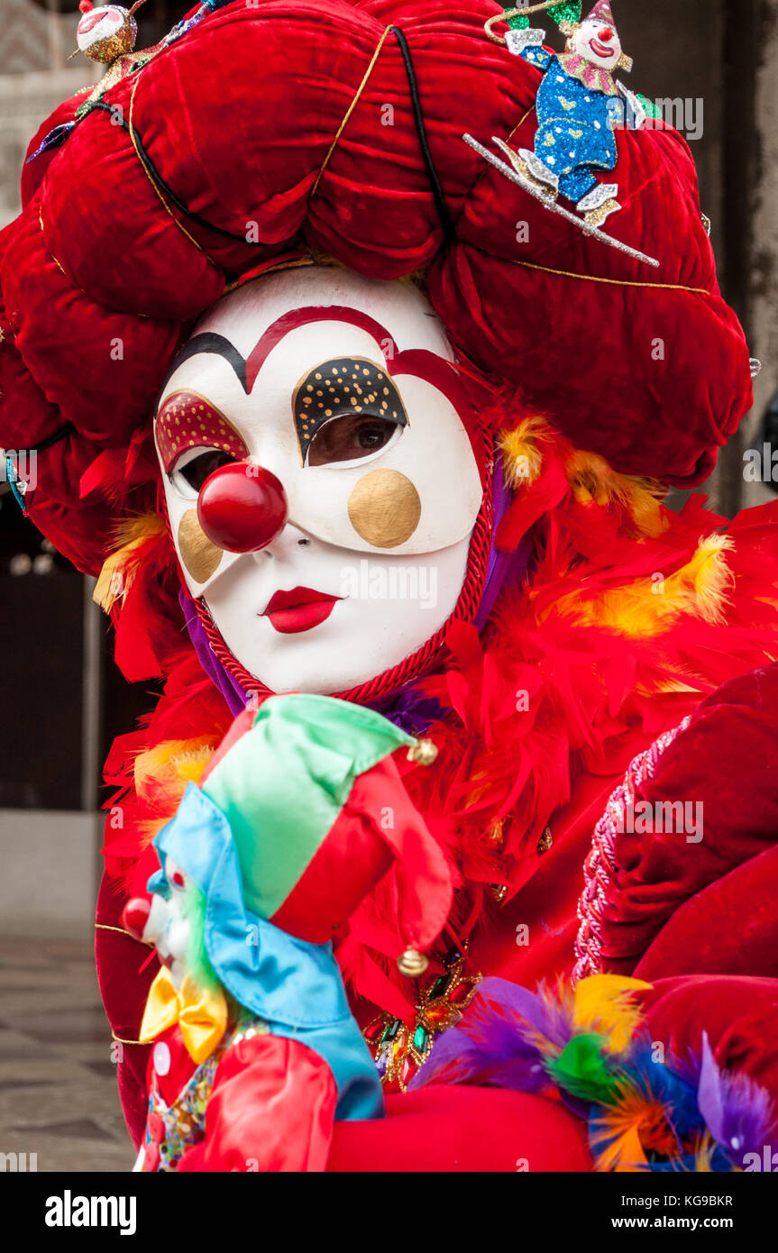 Carnaval de Venise rouge et blanc masque de clown Photo Stock - Alamy