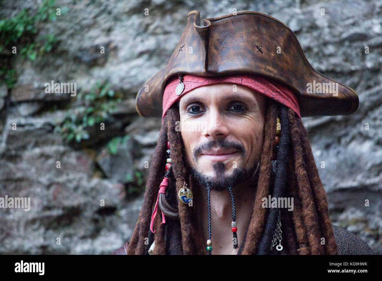 Lucca, Italie. 4 novembre, 2017. cosplayeuse habillée à lucca comics and games 2017. lucca comics est l'événement le plus important consacré à la bande dessinée et des jeux en Italie. traditionnellement tenu à l'automne. C'est le plus grand festival de BD en europe, et le deuxième plus grand au monde après le comiket. Le Salone Internazionale del comics s'est tenue à Rome de 1995 à 2005. En 2006, pour le 40e anniversaire du festival, le Salone fusionné avec Lucca Comics & Games et ramené en centre-ville de Lucca, avec de nombreuses tentes et pavillons disposés en carrés différents à l'intérieur et l'extérieur des murs du medie Banque D'Images