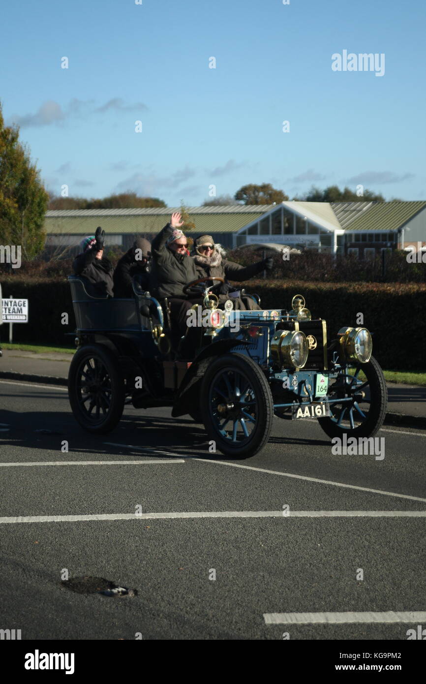 Sussex, UK. 5Th nov, 2017. Des centaines de voitures pré-1905 veteran prendre part à l'assemblée annuelle de Londres Brighton exécuter, l'on voit ici est une Panhard et Levassor 1902. crédit : Roland ravenhill/Alamy live news Banque D'Images