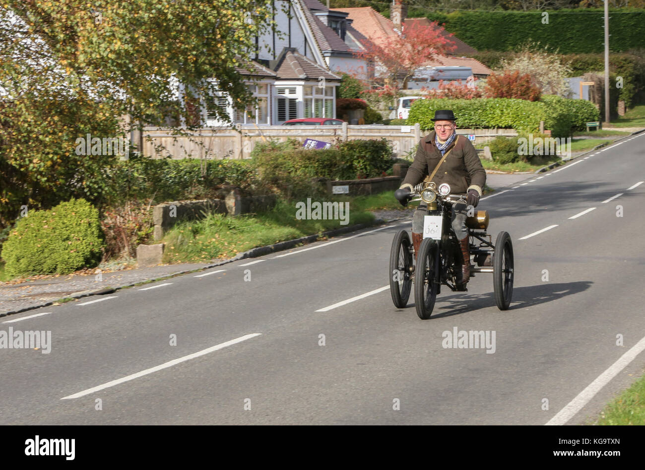 Londres, Royaume-Uni. 5Th Nov, 2017. Vélo Vintage participe à Londres à Brighton le rallye de voitures Vintage 2017. Crédit : Richard avis/Alamy Live News Banque D'Images