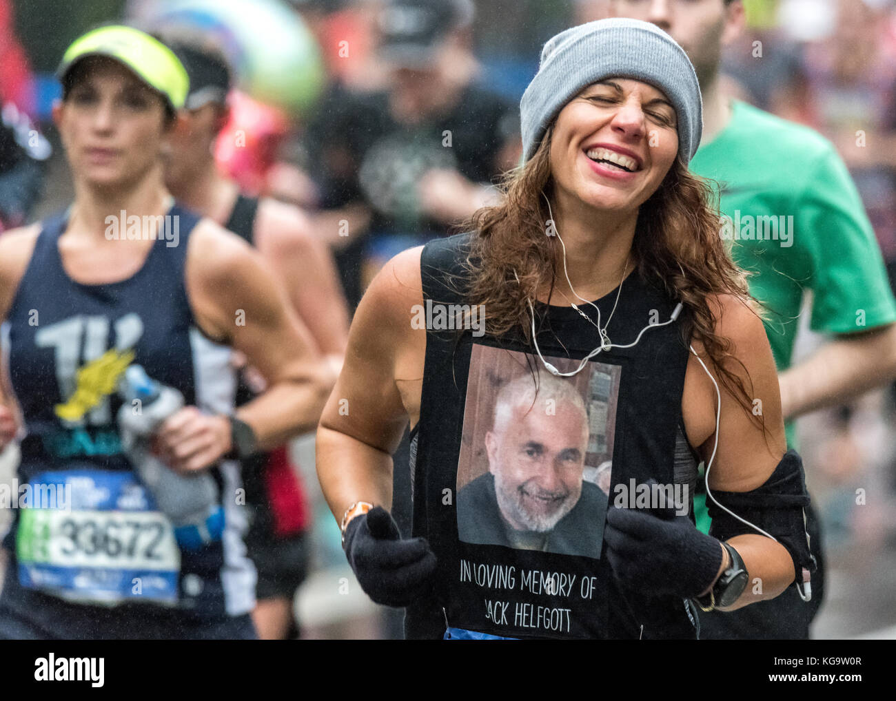 New York, États-Unis. 5 novembre 2017. Les coureurs de cinquième Avenue pendant le marathon de New York City. Crédit: Enrique Shore/Alay Live News Banque D'Images