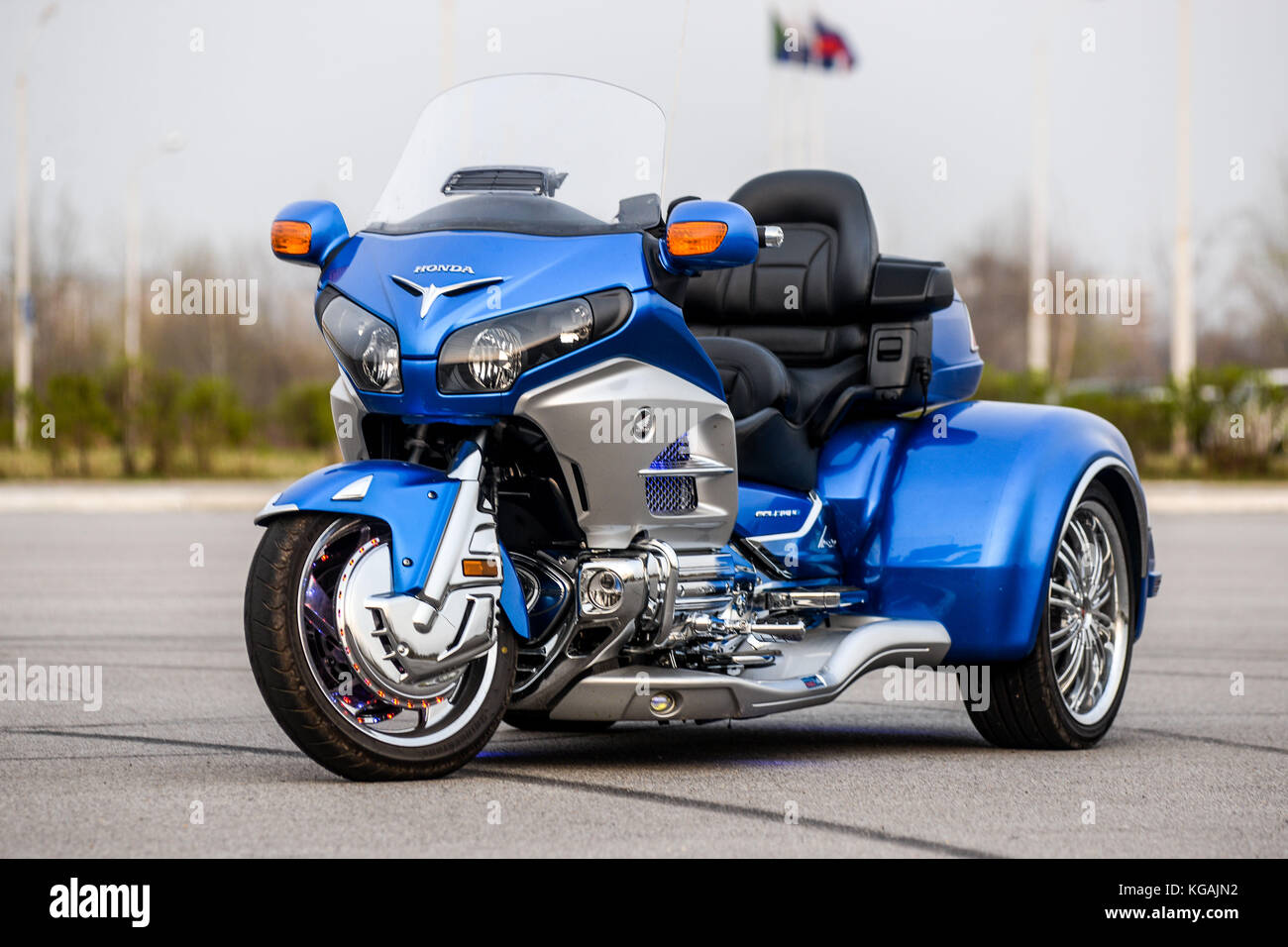 KHABAROVSK, RUSSIE - 3 mai 2017 : Honda Trake trois roues motos assemblées à la main sur un sol plat à Khabarovsk le 3 mai 2017 Banque D'Images