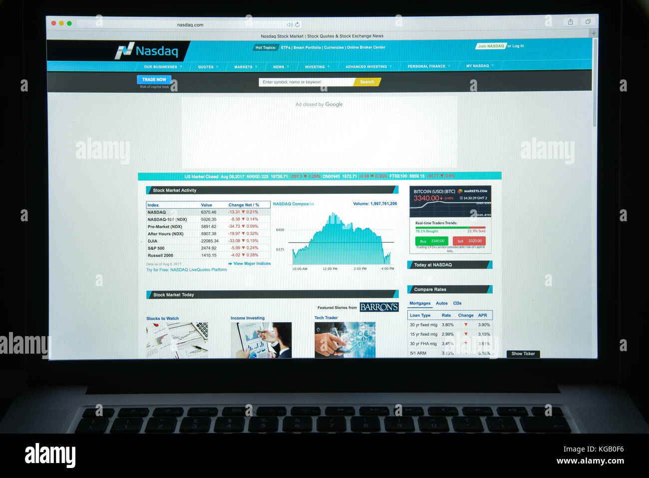 Milan, Italie - 10 août 2017 : page d'accueil du site NASDAQ. C'est une bourse américaine. C'est la deuxième plus grande bourse au monde. Logo NASDAQ Banque D'Images