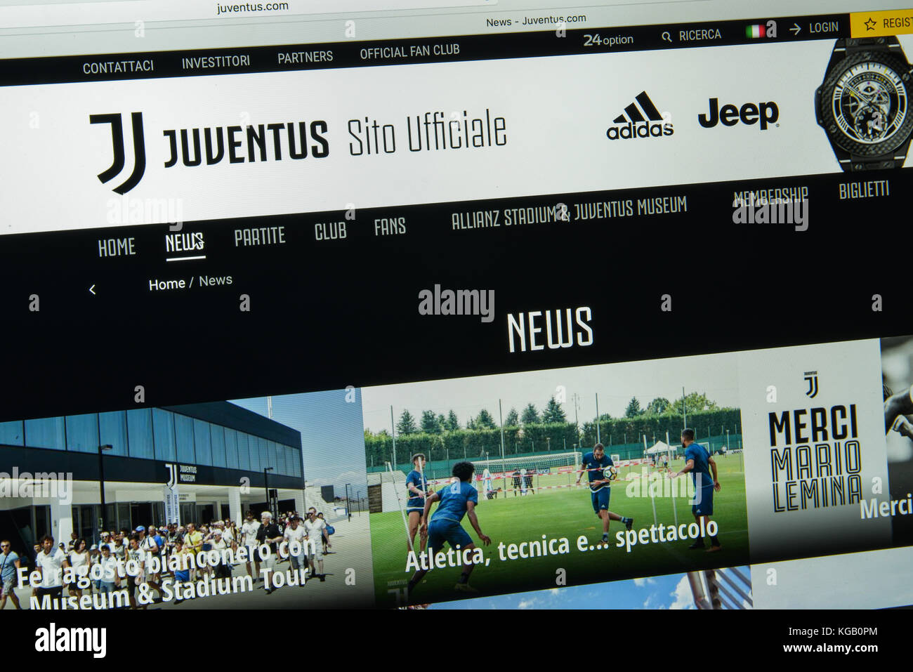 Milan, Italie - 10 août 2017 : page d'accueil du site de la Juventus. Nouveau logo Juventus visible. Banque D'Images