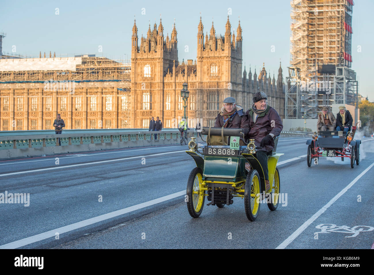 5 novembre 2017. Bonhams de Londres à Brighton, le plus long événement automobile au monde, le 1902 Rochet sur le pont de Westminster. Banque D'Images