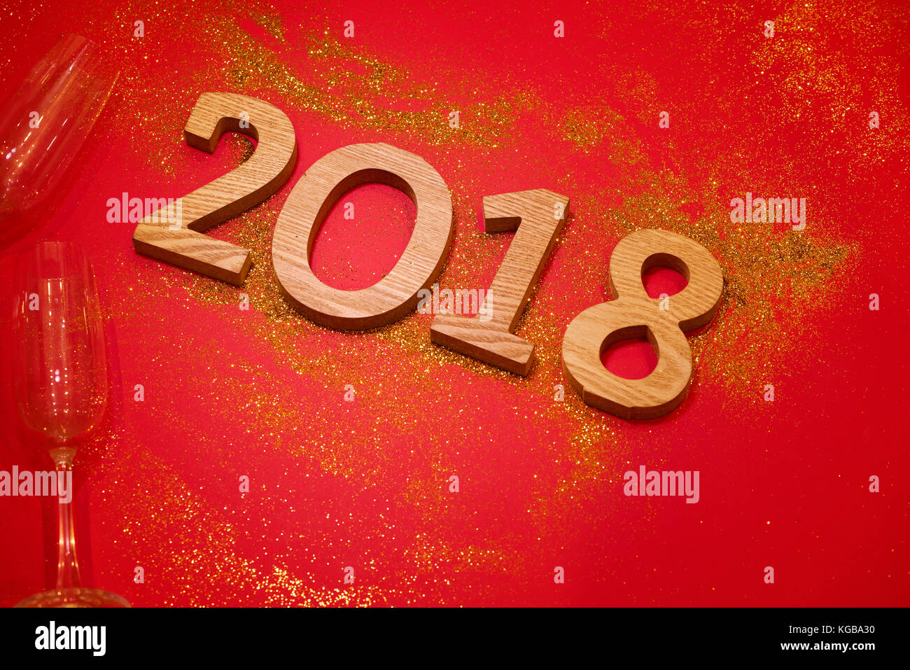 Nouvelle année 2018 décoration sur fond rouge. Banque D'Images