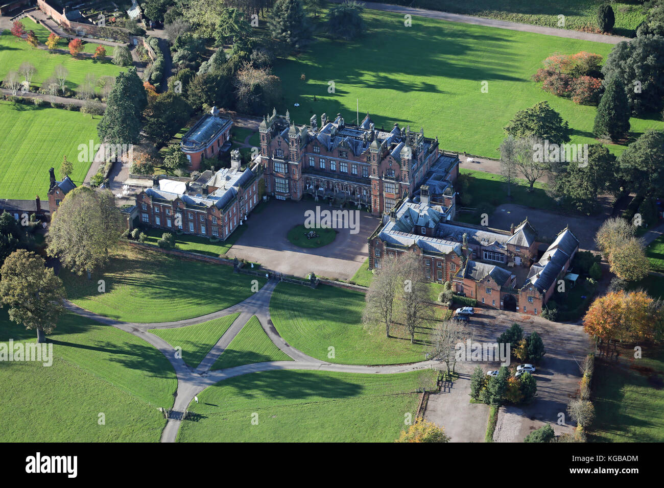 Vue aérienne de Capesthorne Hall Country House salle de mariage près de Macclesfield, Cheshire, Royaume-Uni Banque D'Images