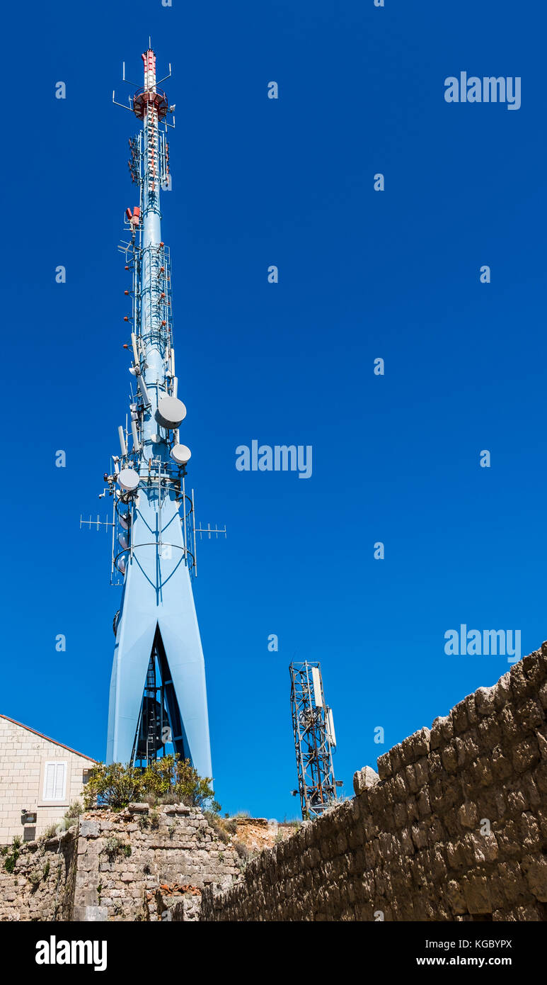 Mât de télécommunication sur le sommet du mont Srd, Dubrovnik, Croatie, Europe Banque D'Images