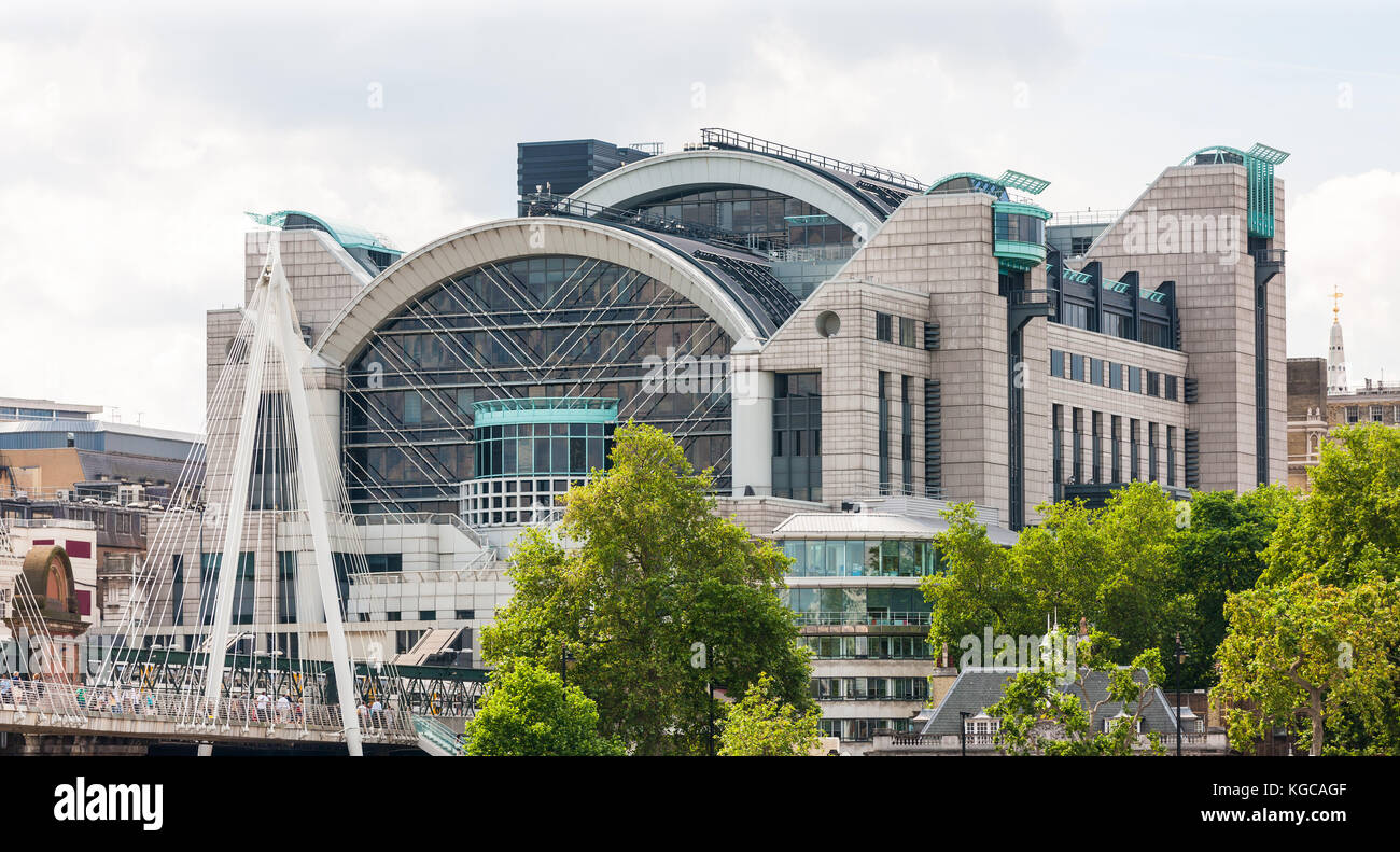 La gare de Charing Cross situé dans grand architecture, Londres, Angleterre Banque D'Images