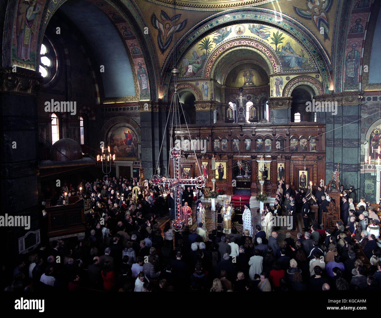 Les membres de la communauté orthodoxe grecque de célébrer le douzième jour de Noël, l'Epiphanie, à la cathédrale grecque orthodoxe de Saint Sophia au centr Banque D'Images