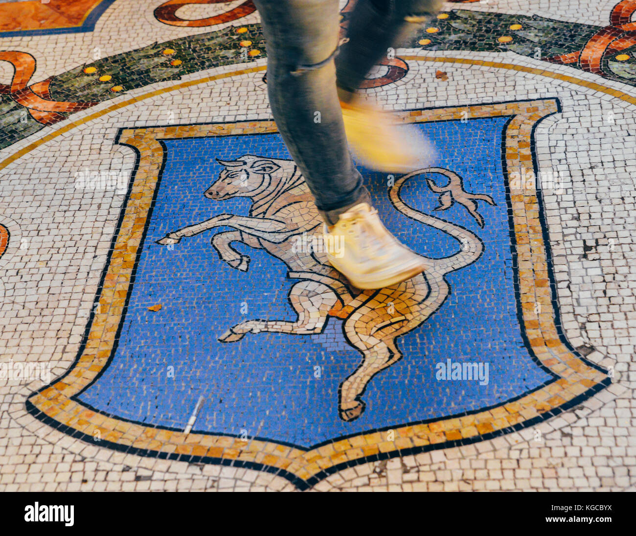 Bull galleria vittorio emanuele Banque de photographies et d’images à