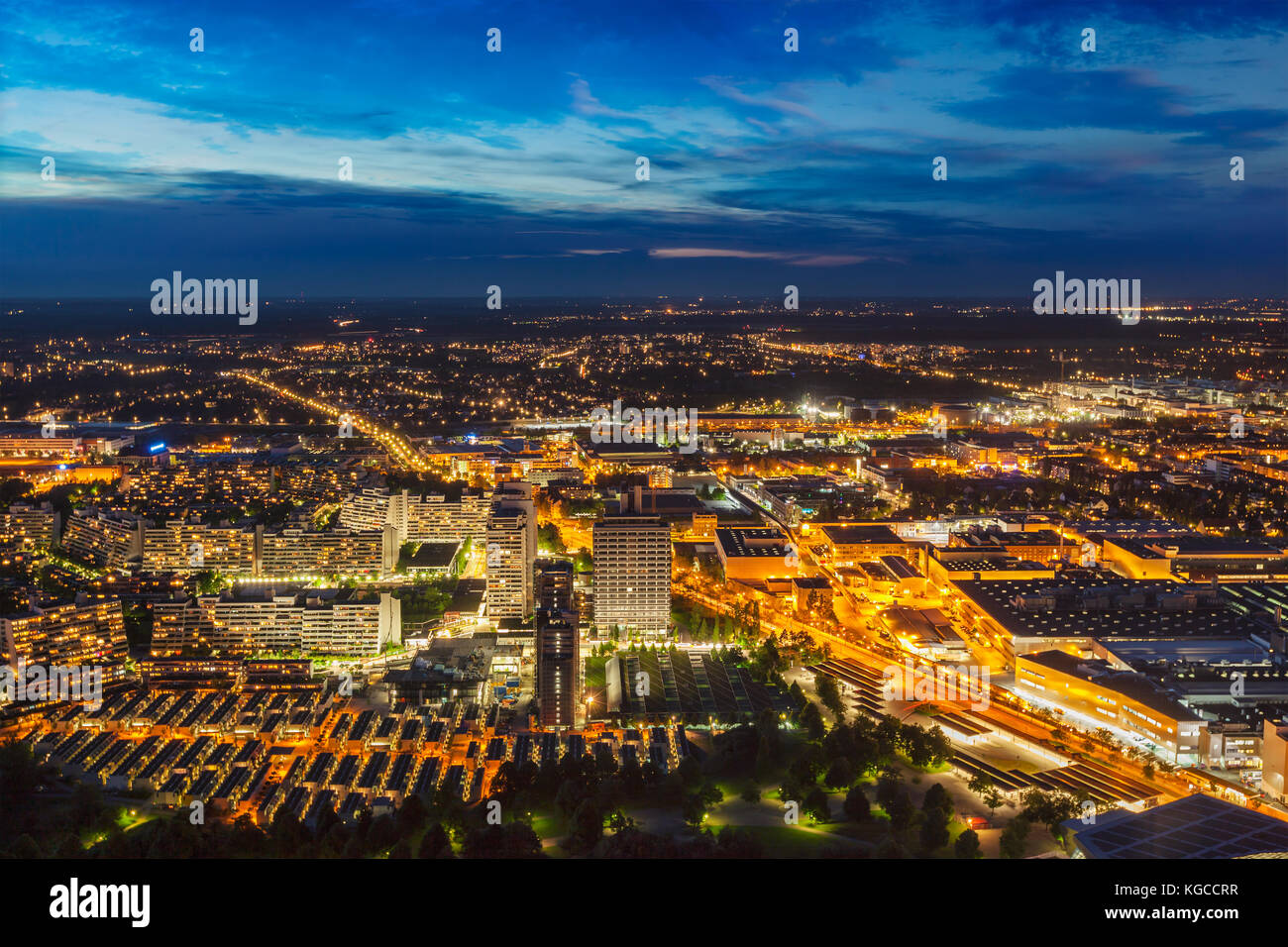 Vue aérienne de nuit de Munich, Allemagne Banque D'Images
