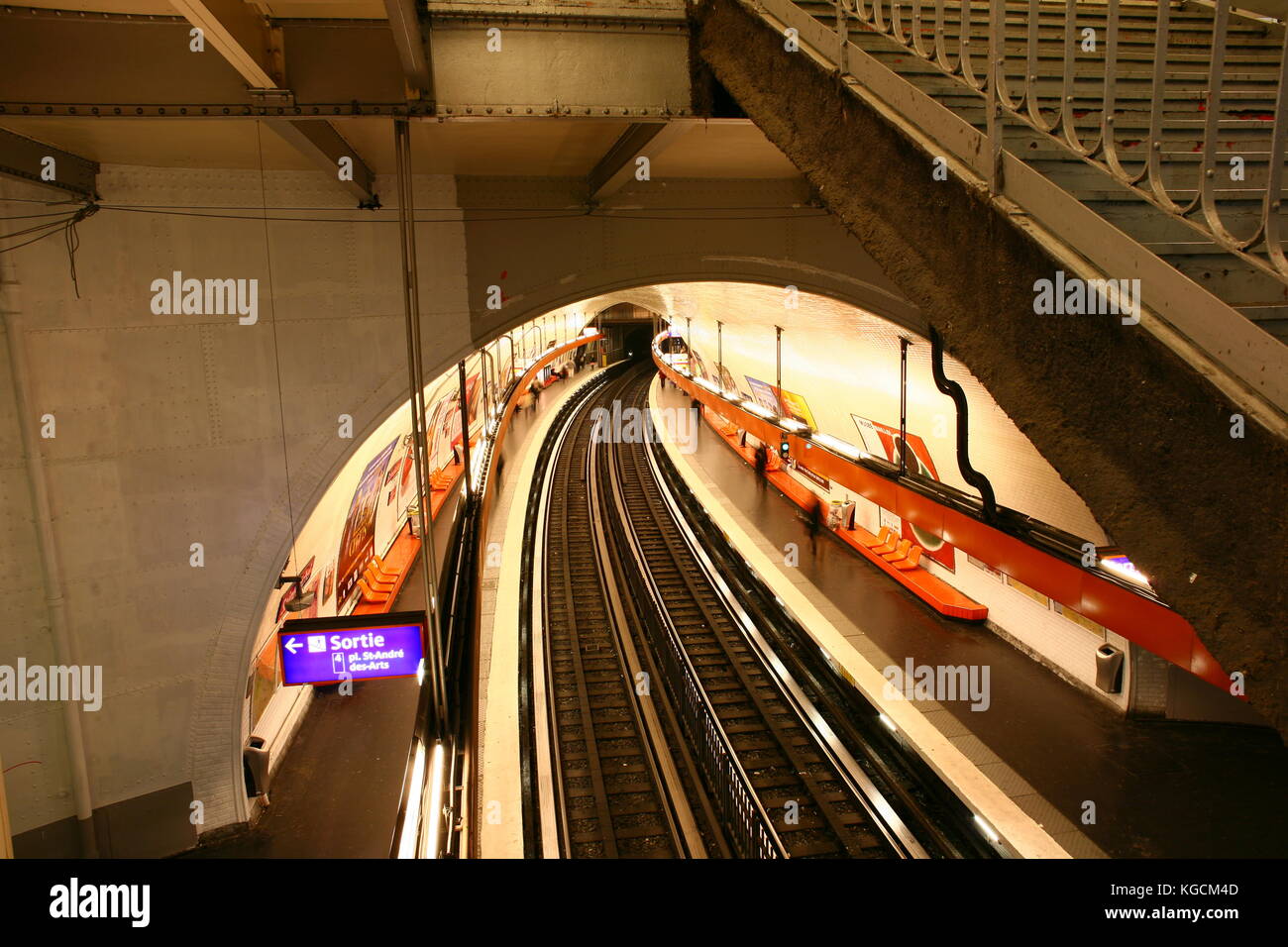 Metro paris tunnel Banque de photographies et d’images à haute ...