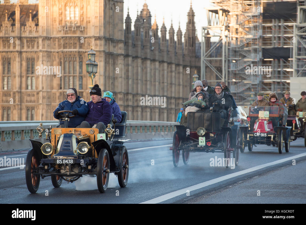 5 novembre 2017. Bonhams de Londres à Brighton, la course automobile vétéran, la plus longue course automobile au monde, 1902 Renault sur le pont de Westminster. Banque D'Images