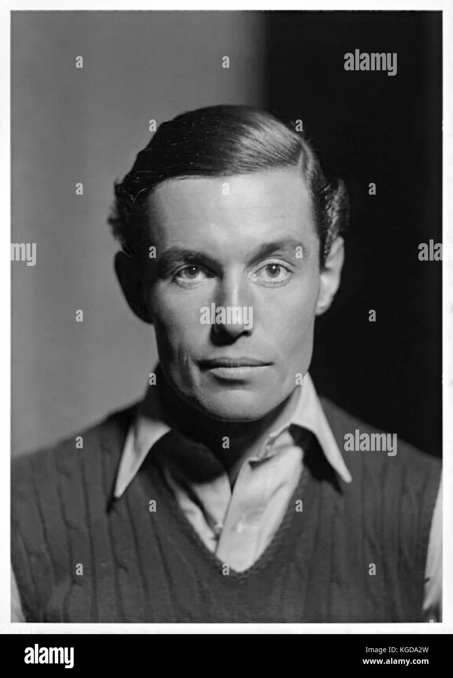 Peter Fleming (1907-1971) explorateur britannique et auteur et aventurier, frère aîné de Ian Fleming. Photographie par Howard Coster (1885-1959) prises à Londres en 1936. Voir plus d'informations ci-dessous. Banque D'Images