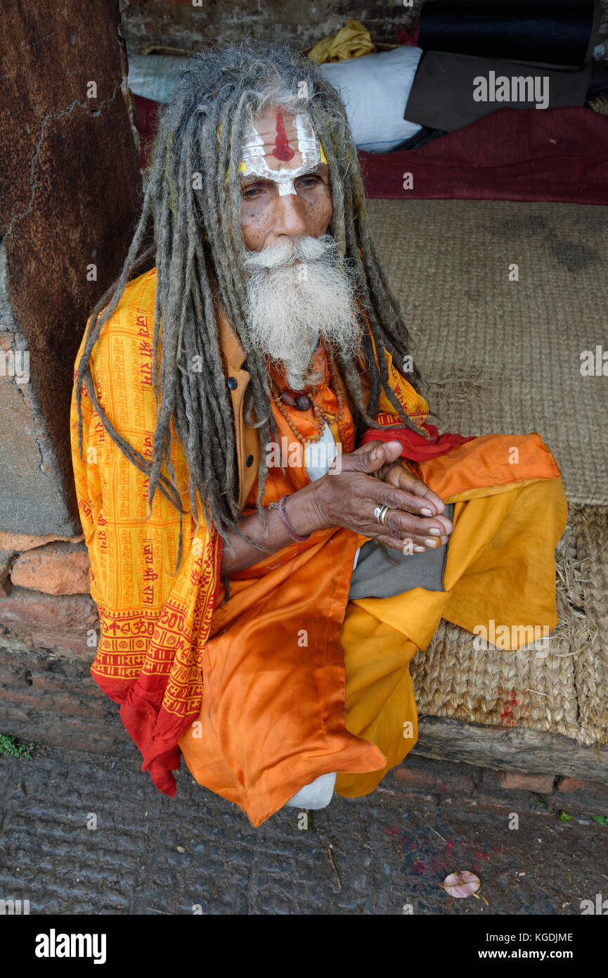 Sadhu hindouiste, saint homme, temple de Pashupatinath, Katmandou, Népal Banque D'Images