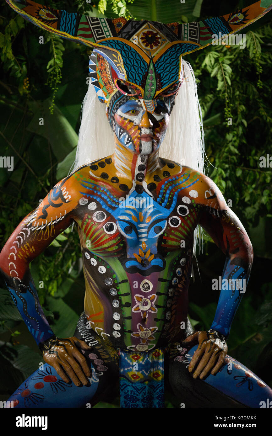 2017 Pintaflores,concours Bodypainting San Carlos,Ville,Negros Occidental aux Philippines Banque D'Images