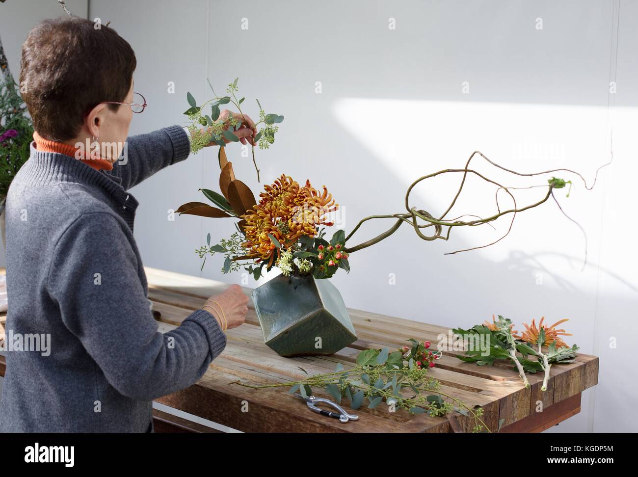 Ikebana flower Banque de photographies et d'images à haute résolution -  Alamy