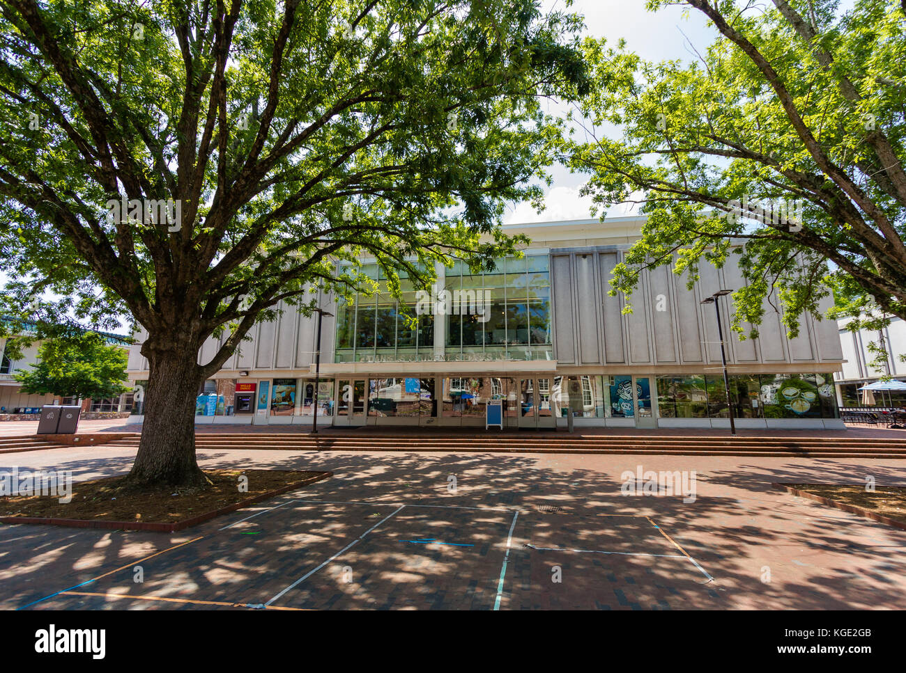 Daniels élève magasins à la University of North Carolina at Chapel Hill de Chapel Hill, Caroline du Nord. Construit en 1968. Banque D'Images Daniels élève magasins à la University of North Carolina at Chapel Hill de Chapel Hill, Caroline du Nord. Construit en 1968. Banque D'Images