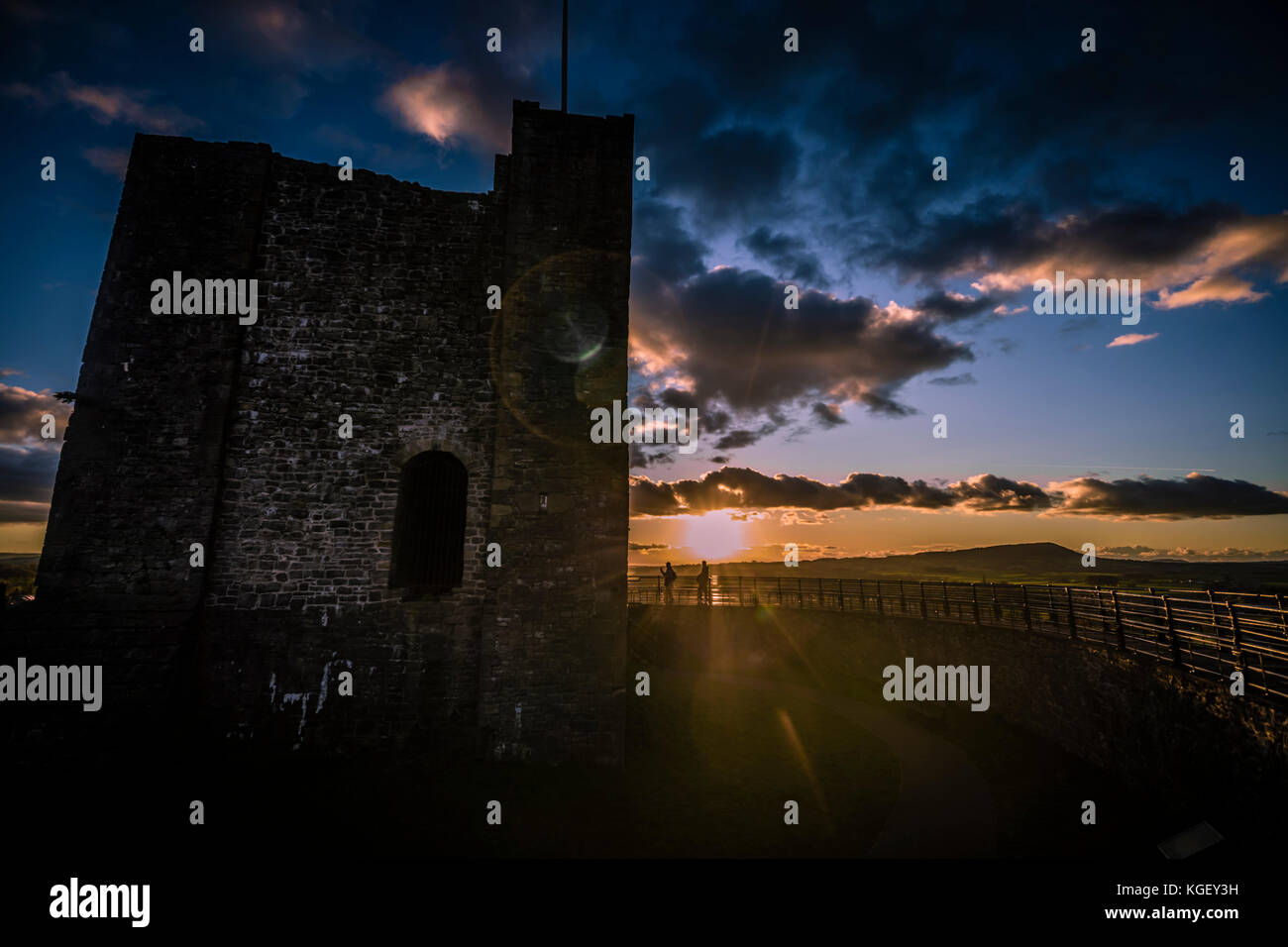 Château de Clitheroe au coucher du soleil, l'automne, Lancashire, UK Banque D'Images
