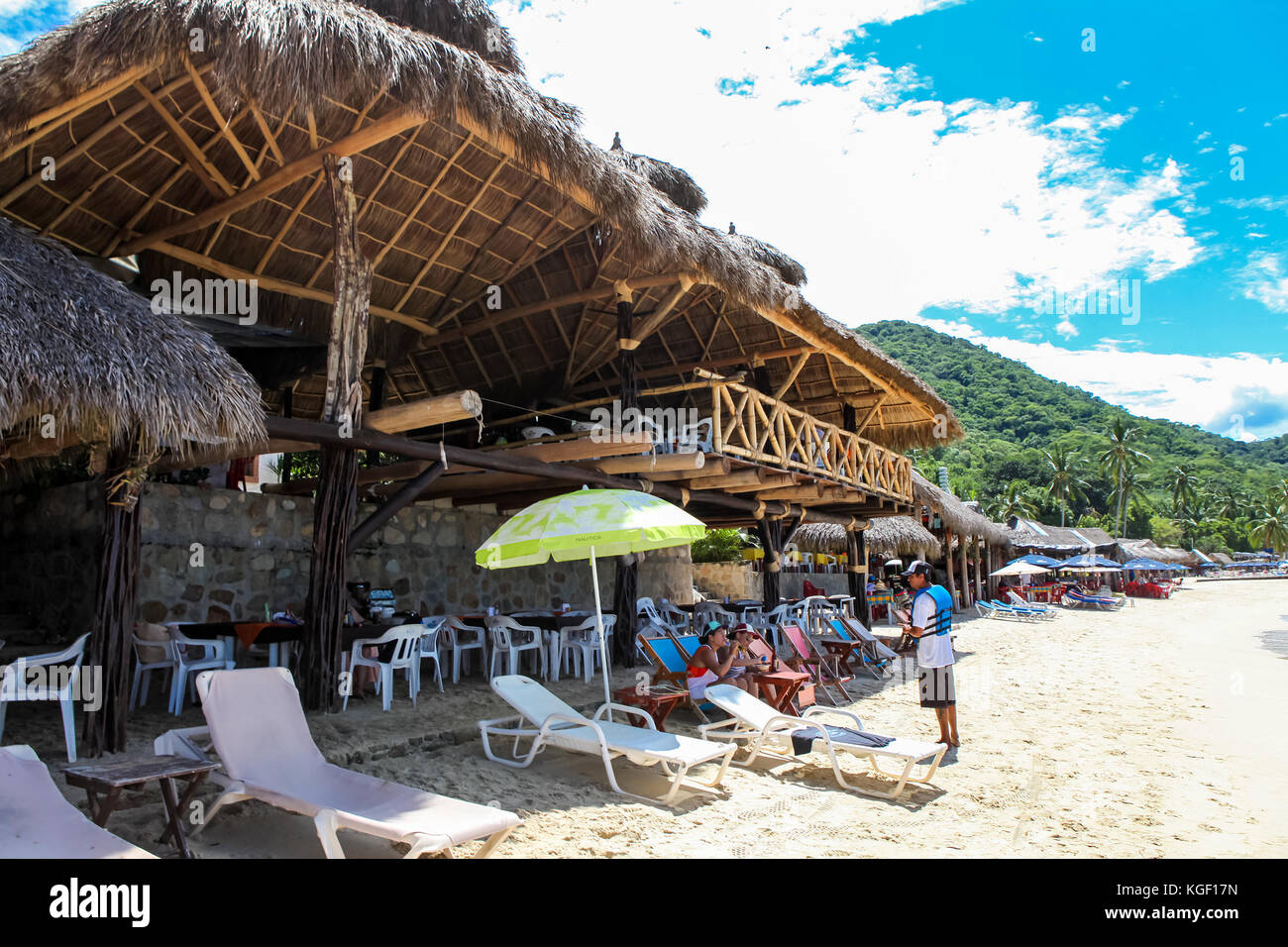 Unindentified personnes à Playa Las Animas au Mexique. Banque D'Images