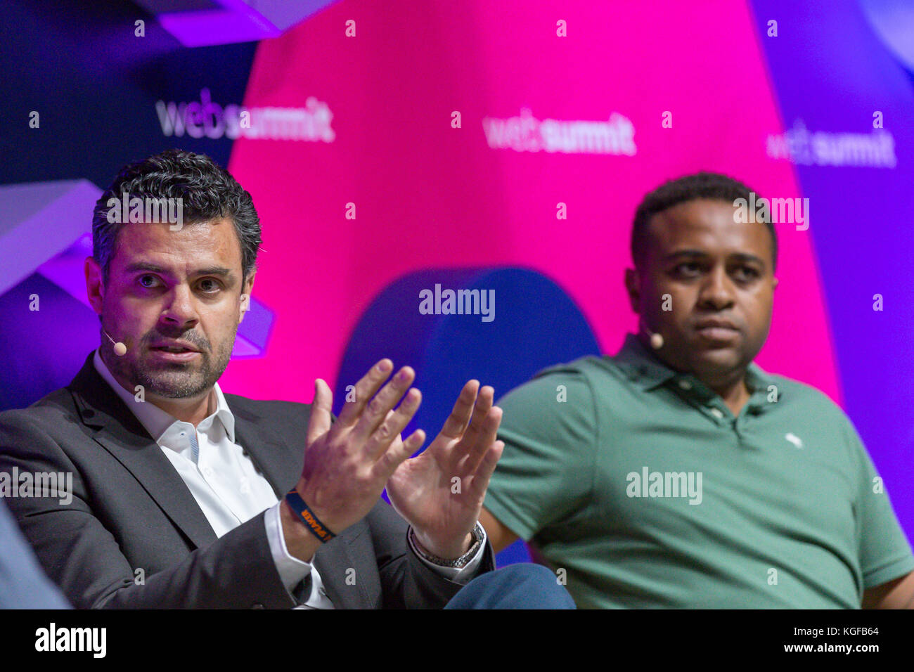Lisbonne, Portugal. 07Th nov, 2017. L'UEFA Directeur général, Pedro Pinto (l) et de l'UEFA, l'ambassadeur Jorge Andrade (r) en 2017, sommet web à Lisbonne, Portugal crédit : Alexandre de Sousa/Alamy live news Banque D'Images