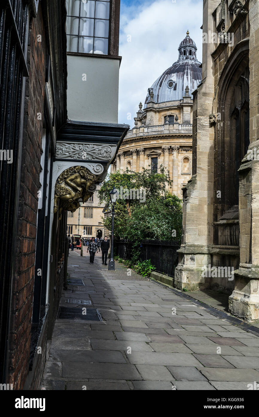 Vue de la Radcliffe Camera,via St Mary's passage, Oxford, Angleterre Banque D'Images