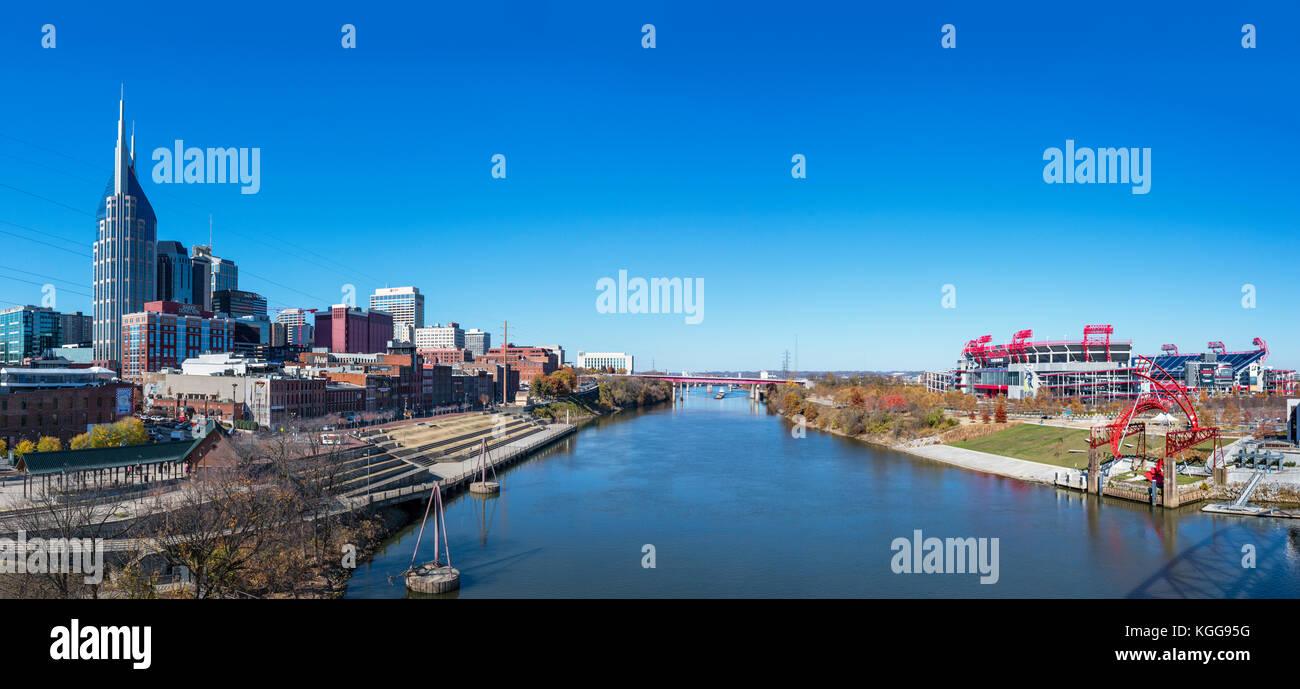Nashville skyline de Seigenthaler Bridge, Nashville, Tennessee, USA. Banque D'Images