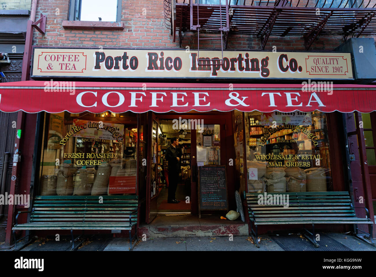 Le Porto Rico Importing Co. magasin a ouvert ses portes en 1907 sur Bleecker Street dans Greenwich Village, Manhattan, la vente de café et thé. Banque D'Images