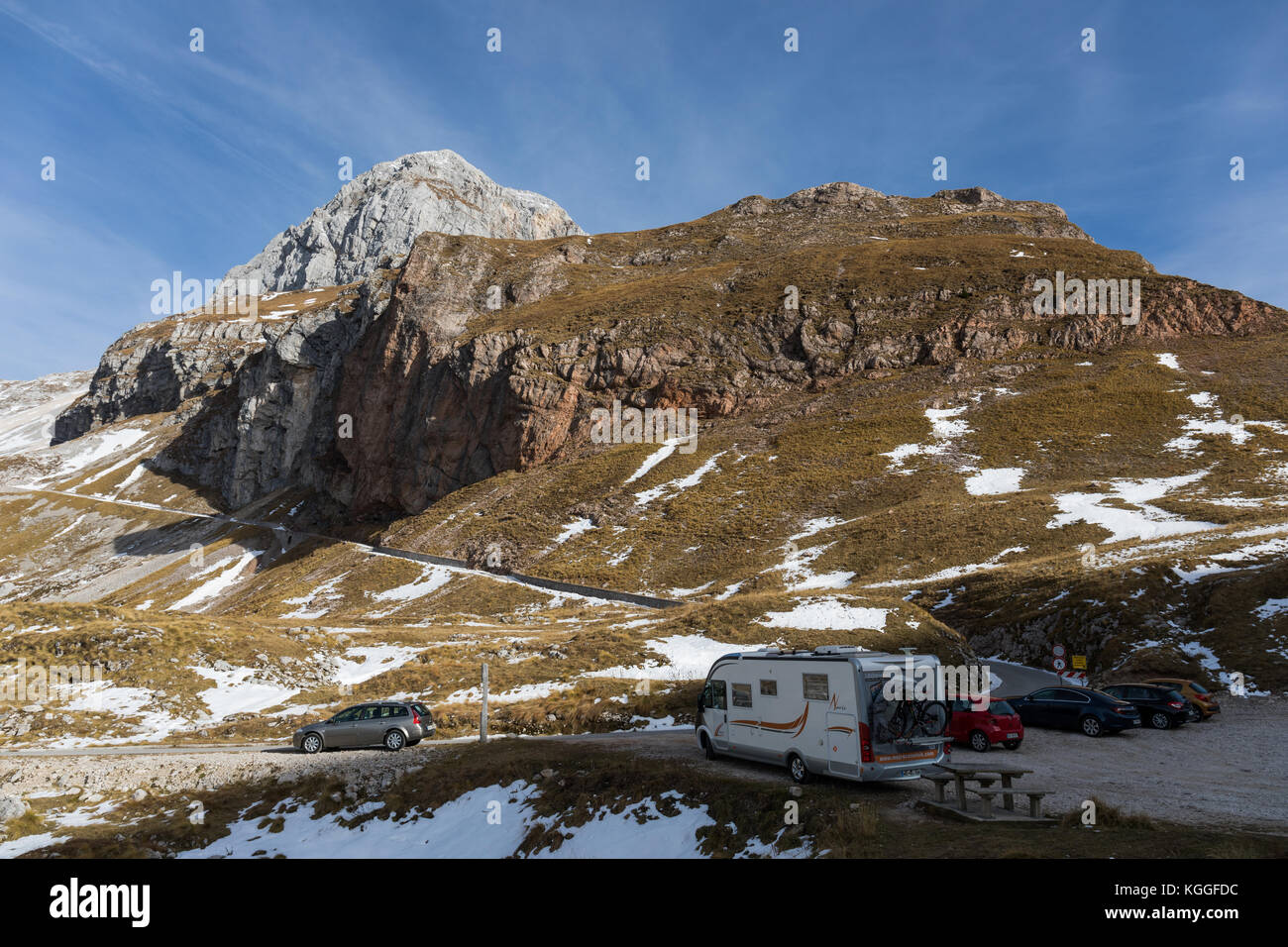 Route de Schloss Weikersdorf selle / Schloss Weikersdorf Pass, Alpes Juliennes, situé sur la frontière entre l'Italie et la Slovénie Banque D'Images