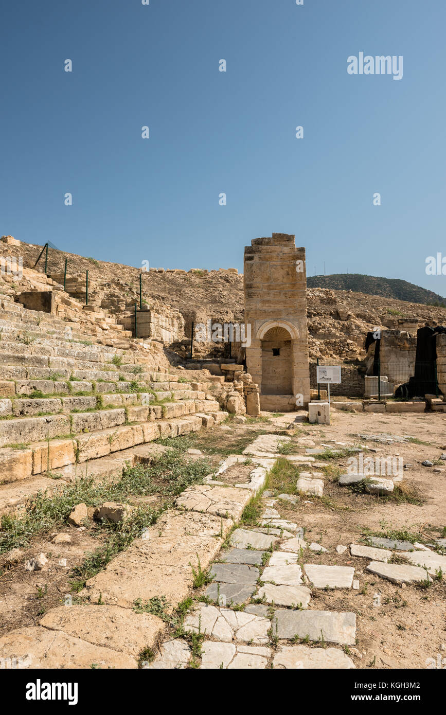 Aghiasma (fontaine sanctuaire)dans le grec ancien ville Hiérapolis, Pamukkale, Turquie. Banque D'Images