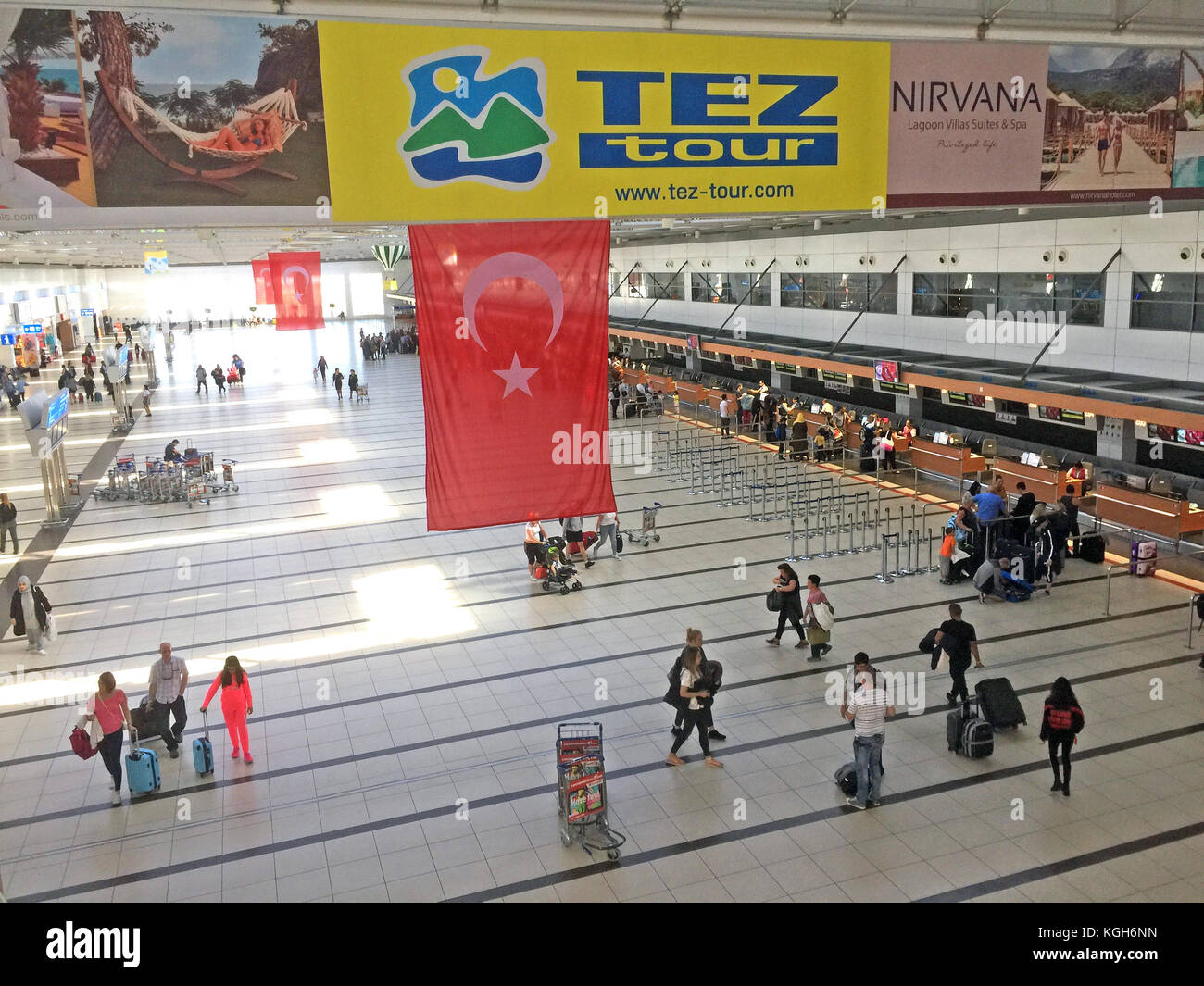 AÉROPORT d'Antalya, Turquie. Hall des départs. Photo: Tony Gale Banque D'Images