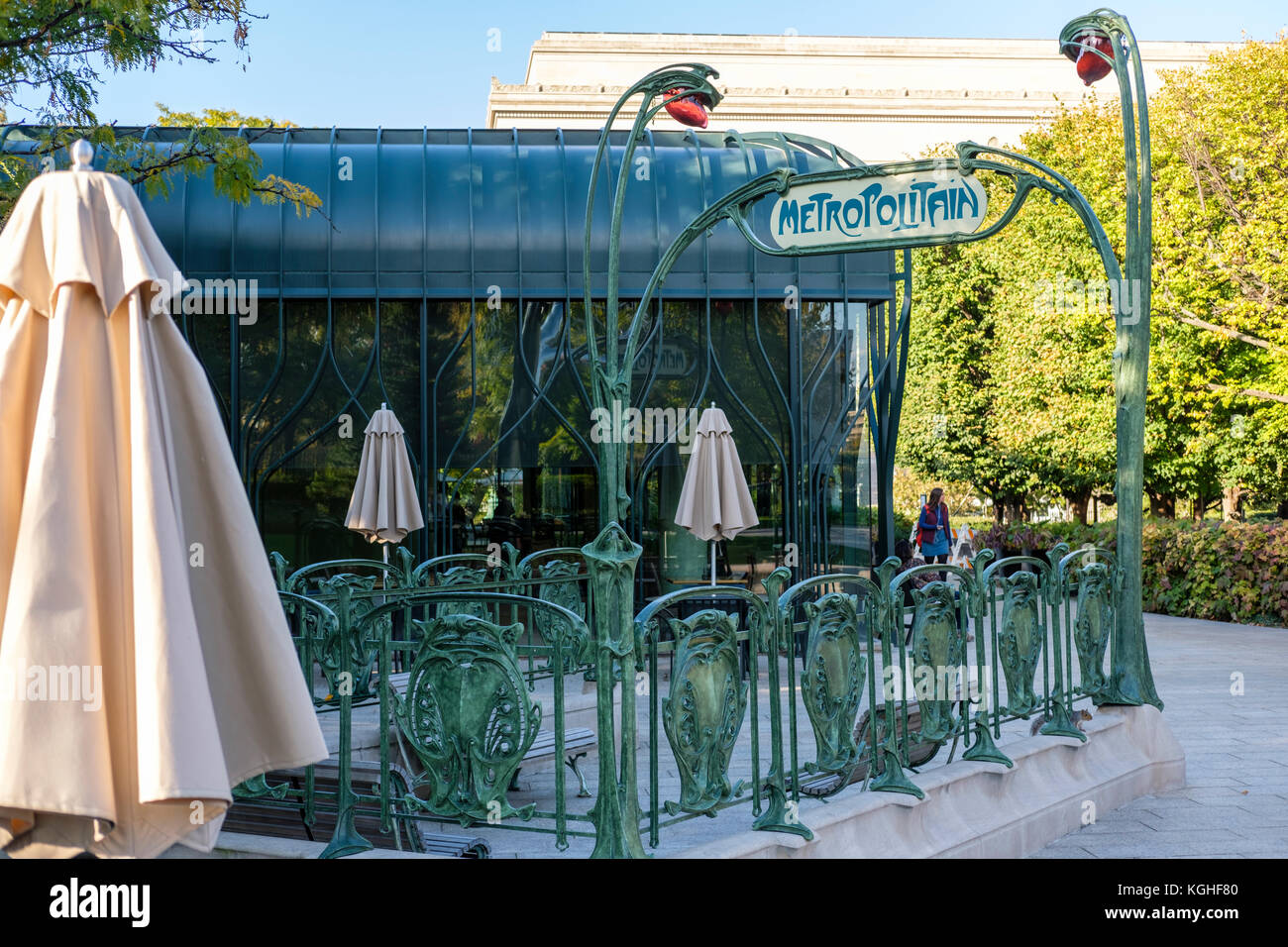 Hector Guimard au pavillon d'art café à la National Gallery of Art Sculpture Garden à Washington DC, États-Unis d'Amérique, USA. Banque D'Images
