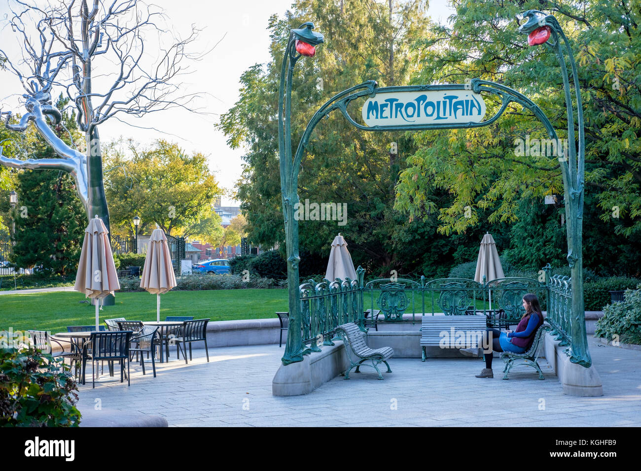 Hector Guimard au pavillon d'art café à la National Gallery of Art Sculpture Garden à Washington DC, États-Unis d'Amérique, USA. Banque D'Images