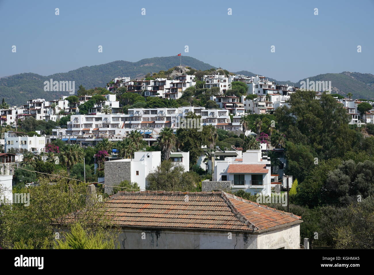 Maisons sur les collines à yalıkavak, Turquie Banque D'Images