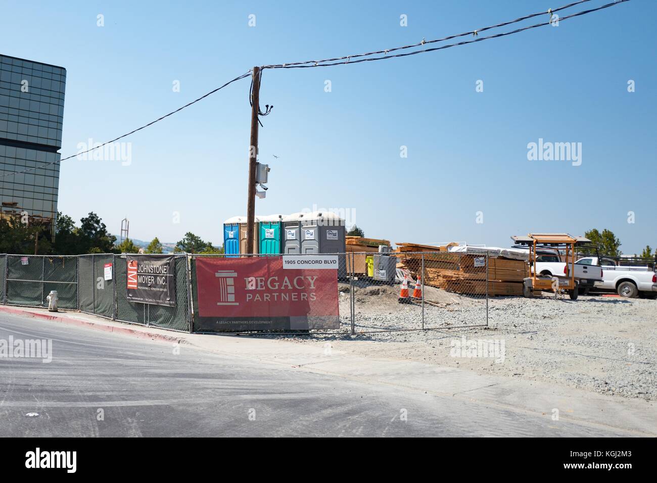 Site de construction avec la signalisation pour Legacy Partners dans le centre-ville de Concord, Californie, le 8 septembre 2017. L'accord est considéré comme l'un des villes plus forte croissance dans la région de san francisco. Banque D'Images