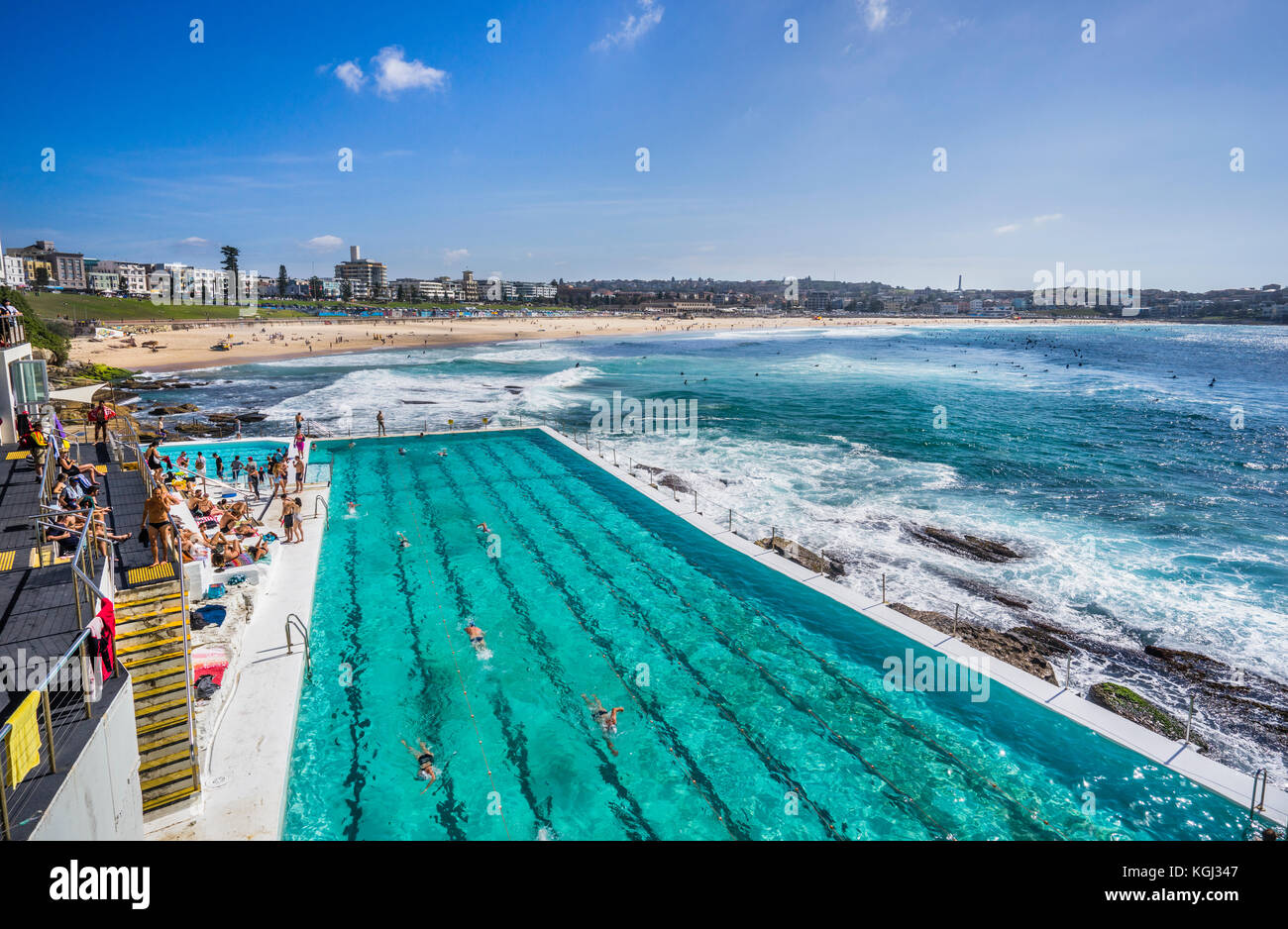 L'Australie, New South Wales, Sydney, Bondi Beach, vue sur la piscine de la piscine Club Icebers Bondi Banque D'Images