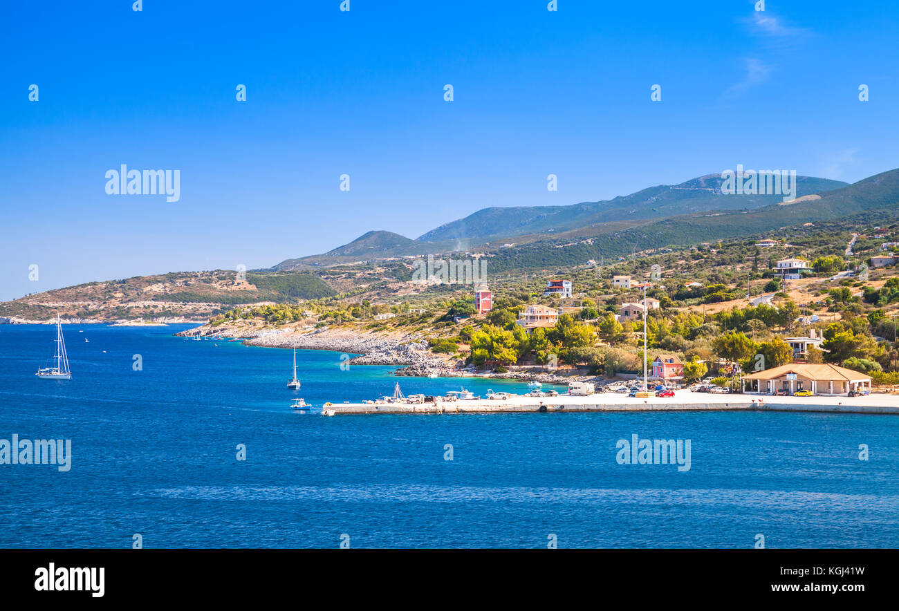 Paysage panoramique, port d'agios Nikolaos. L'île de Zakynthos, Grèce destination touristique populaire. Banque D'Images