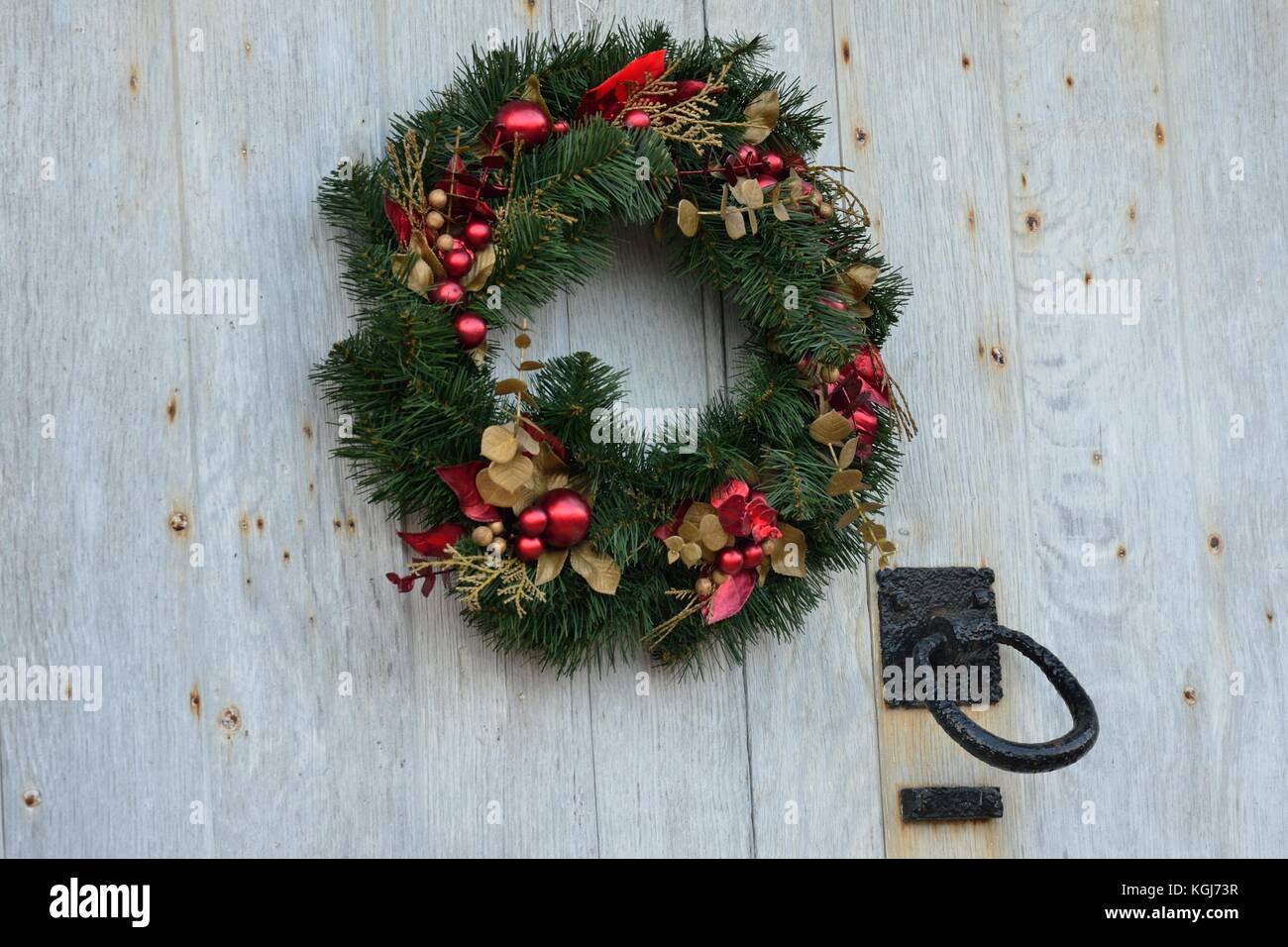 Couronne de Noël avec heurtoir Banque D'Images