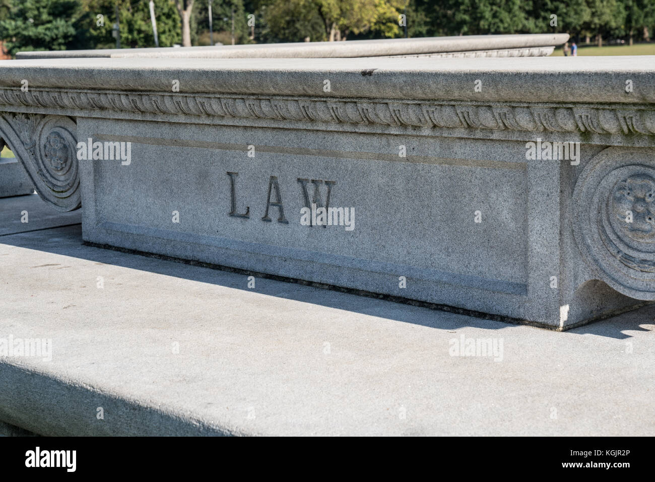 Signe de la loi gravée dans la pierre Banque D'Images