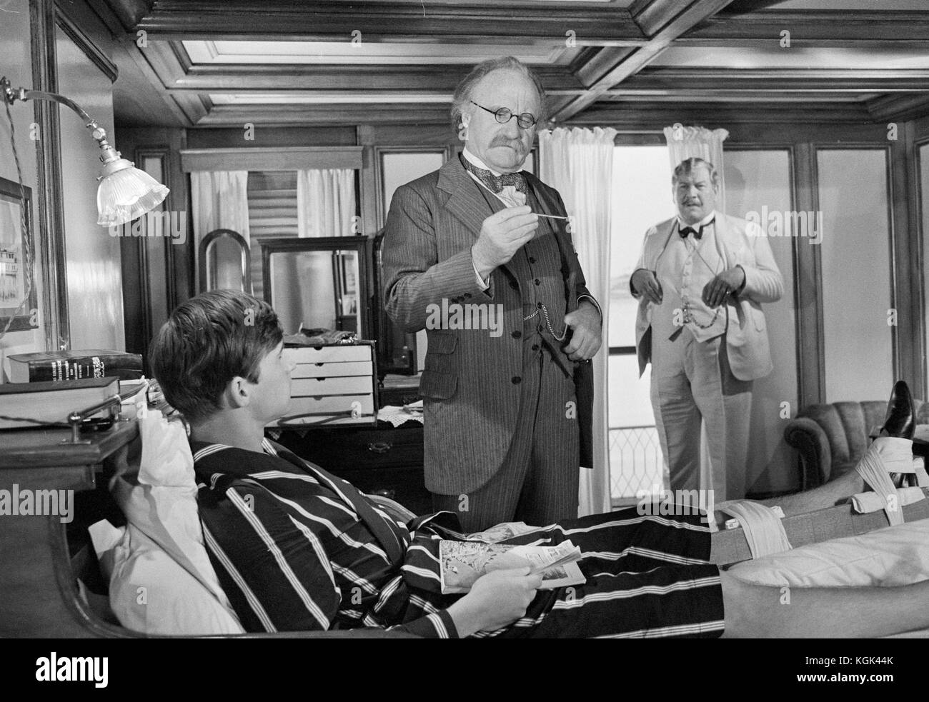 Mort sur le Nil (1978) Peter Ustinov, Simon MacCorkindale , Jack Warden Date : 1978 Banque D'Images