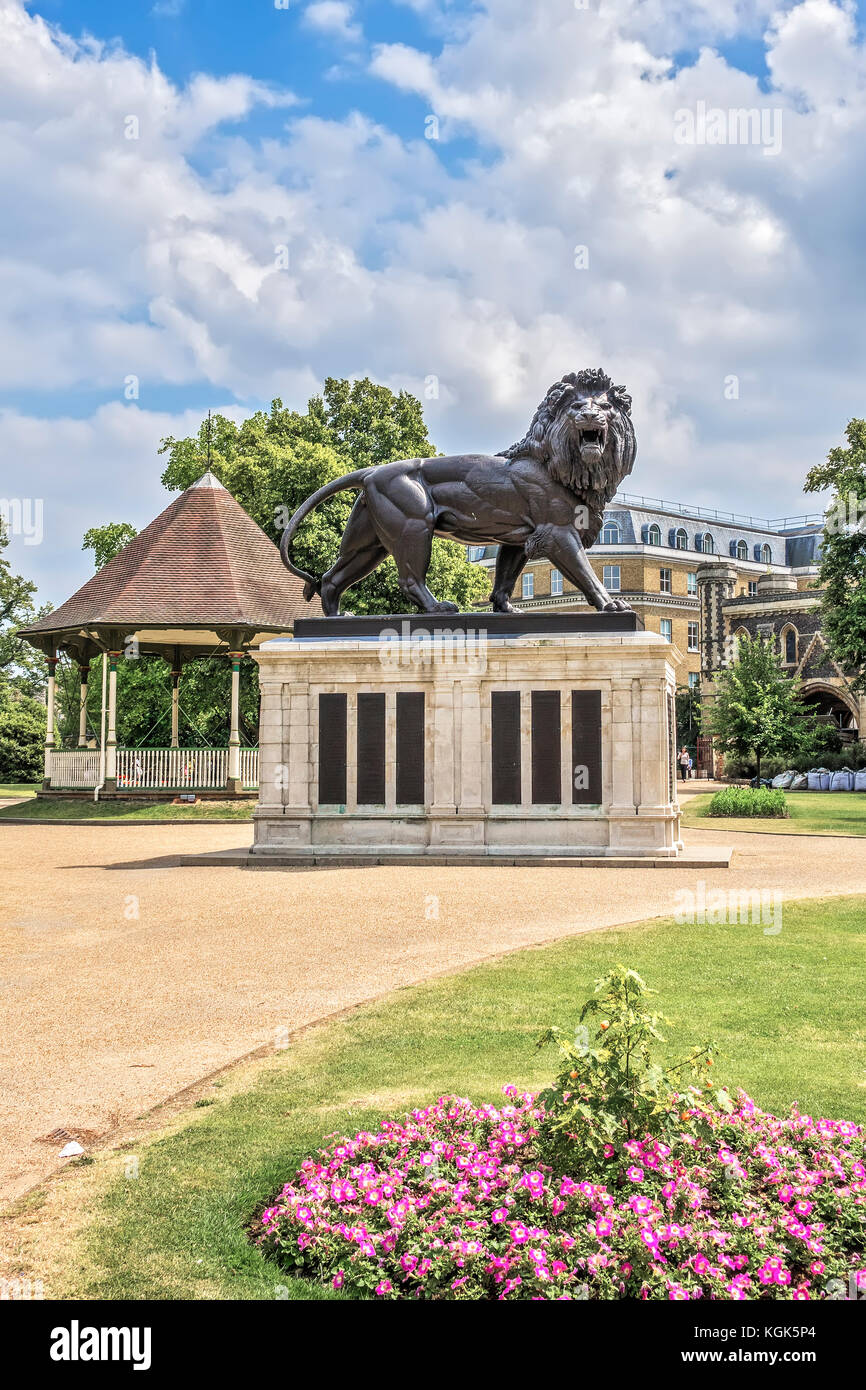 War Memorial Lecture Jardins Forbury Berkshire UK Banque D'Images