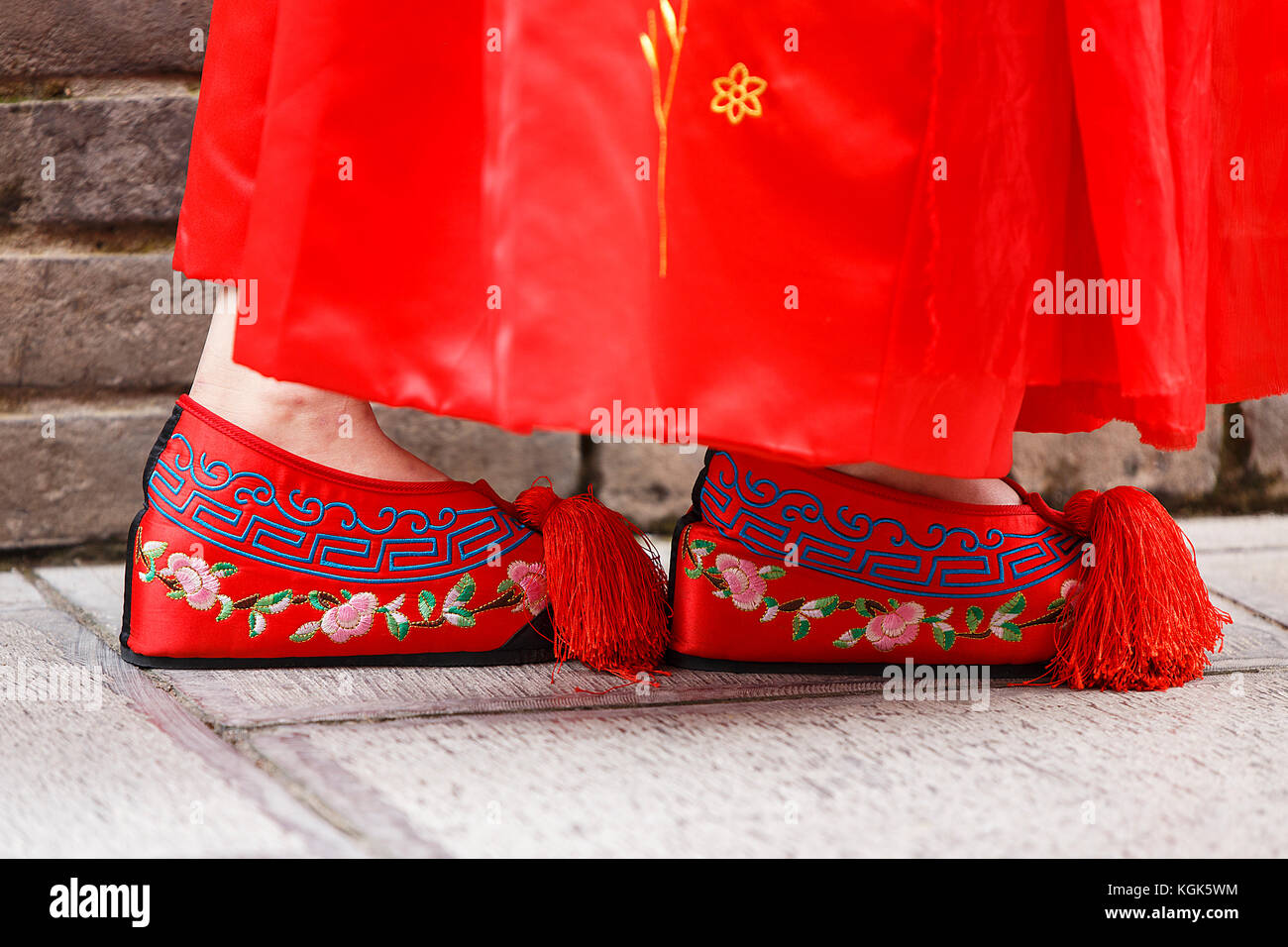 Chaussures de mariée chinoise traditionnelle Banque D'Images