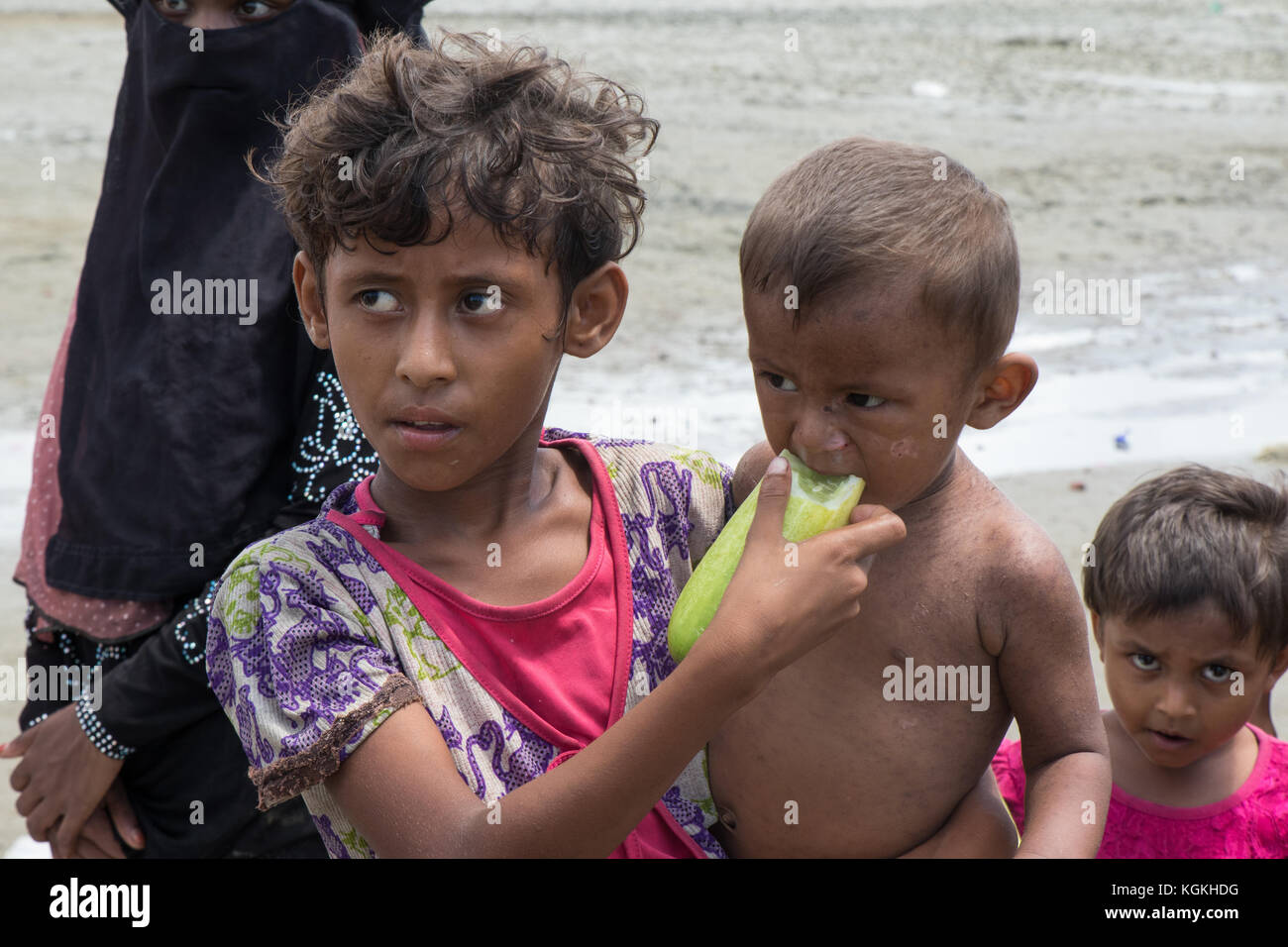 Enfants Rohingyas faim Banque D'Images