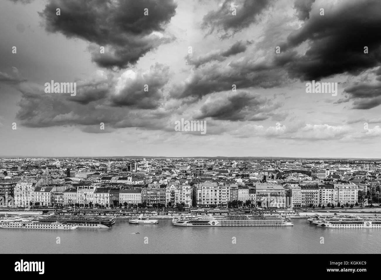 Budapest vu de dessus sur une journée nuageuse, la Hongrie le Septembre 2017 Banque D'Images
