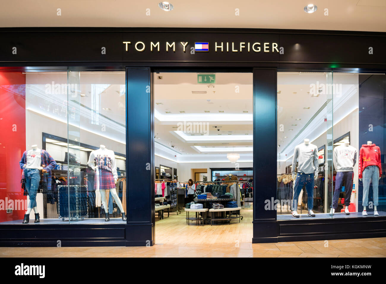 Boutique Tommy Hilfiger, UK Photo Stock - Alamy