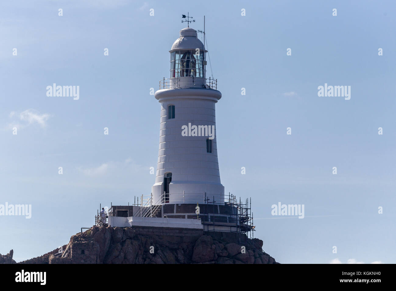 La Corbiere Lighthouse.septembre 2017 Jersey Channel Islands .pour 5 mois le phare (135ft de haut) a été couverte d'échafaudages Banque D'Images