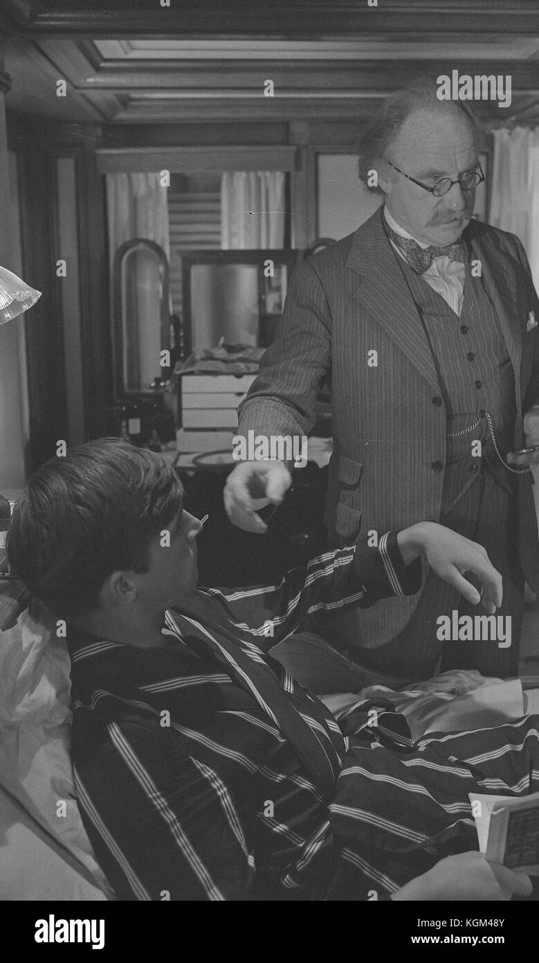 Mort sur le Nil (1978) , Simon MacCorkindale , Jack Warden Date : 1978 Banque D'Images